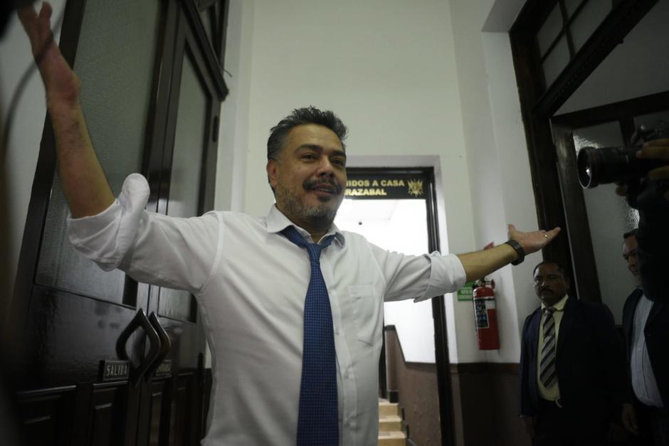 El diputado de FCN-Nación, Javier Hernández, quien llegó en estado etílico al congreso, justificó la acción contra Roberto Arzú. (Foto: Archivo/Soy502)