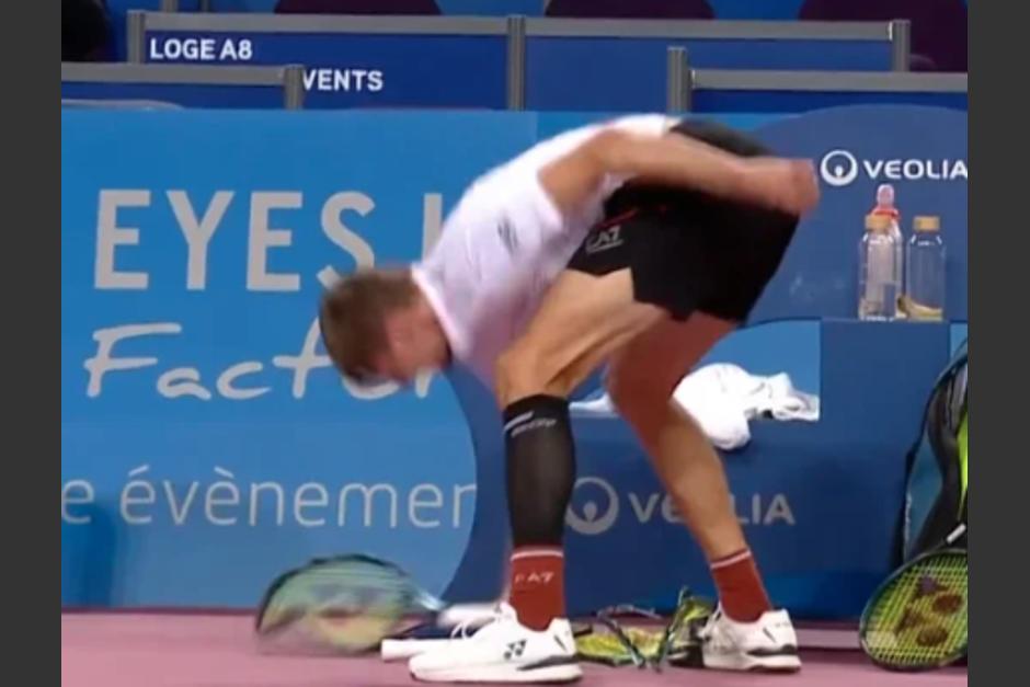 Alexander Bublik&nbsp;rompió tres raquetas en 25 segundos y perdió el partido. (Foto: Captura de pantalla)