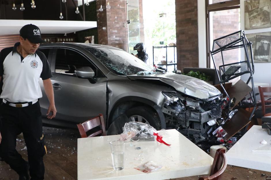 Las mujeres arrestadas tras el accidente en pastelería de El Naranjo enfrentarán dos delitos. (Foto: Bomberos Voluntarios)&nbsp;