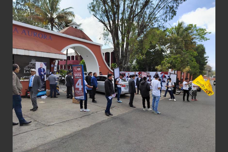 Abogados acuden a elegir a sus representantes en la Junta Directiva, Tribunal de Honor y Tribunal electoral. (Foto: Guatemala Visible)