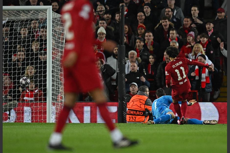 Courtois cometió un garrafal error que le costó el segundo gol del Liverpool. (Foto: AFP)
