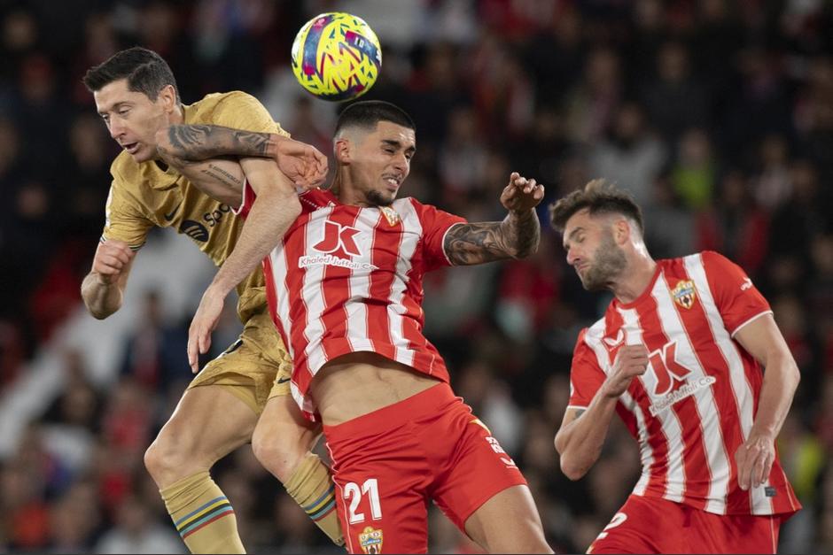 El Almería sorprendió y derrotó 1-0 al Barcelona. (Foto: AFP)
