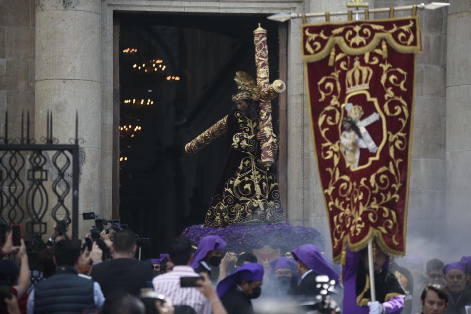 La Semana Santa Quedó oficializada como Patrimonio de la Humanidad. En la imagen: Jesús Nazareno de los Milagros ingresa a la Catedral Metroppolitana. (Foto: Wilder López/Soy502)