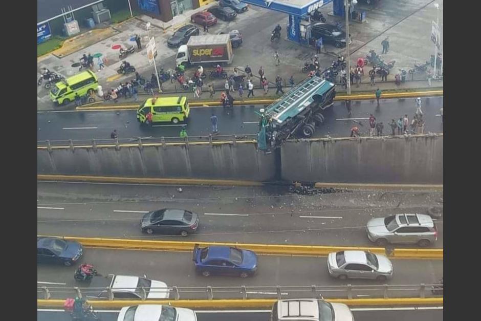 Un accidente de tránsito se registró la tarde de este miércoles en el bulevar Los Próceres, diagonal 6 de la zona 10 capitalina. (Foto: redes sociales)