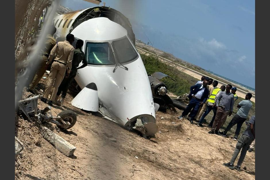 Avión realizó un aterrizaje forzoso en Somalia. (Foto: Twitter)