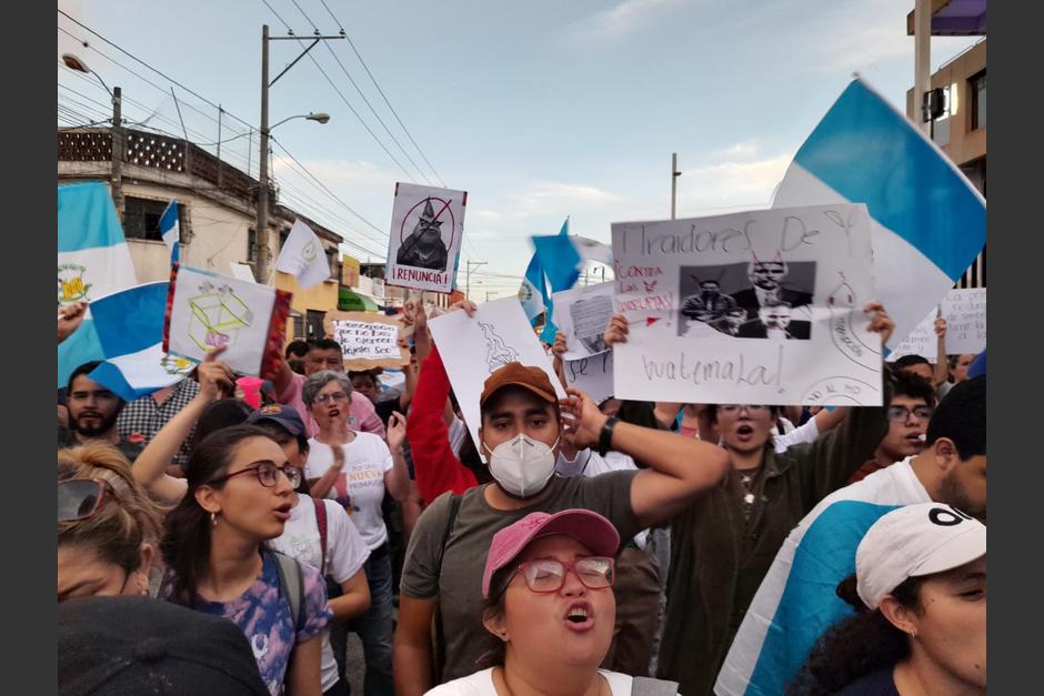 Por tercer día consecutivo se realiza una manifestación en las afueras del MP en contra de Consuelo Porras. (Foto: Sandra Sebastián/Soy502)