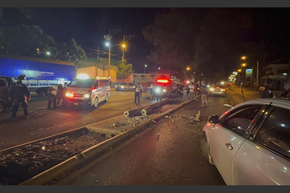 Siete personas resultaron heridas en un accidente de tránsito en la calzada San Juan.&nbsp;(Foto: Bomberos Voluntarios)&nbsp;