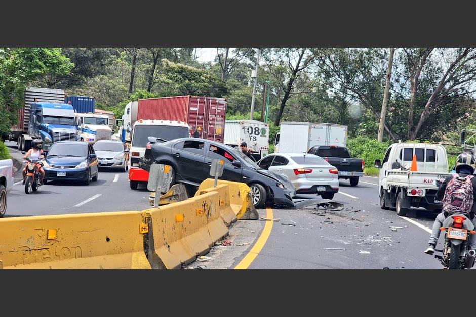 El fuerte accidente de tránsito que complica la circulación en la ruta al Pacífico. (Foto: redes sociales)