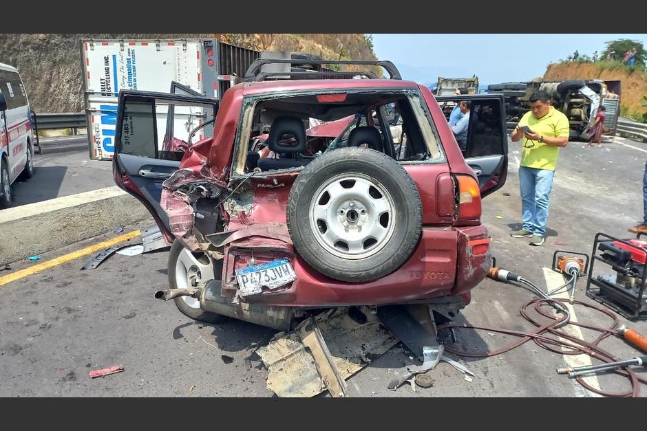 Esto se sabe de la causa del accidente de tránsito múltiple ocurrido en el Libramiento Chimaltenango. (Foto: Bomberos Voluntarios)