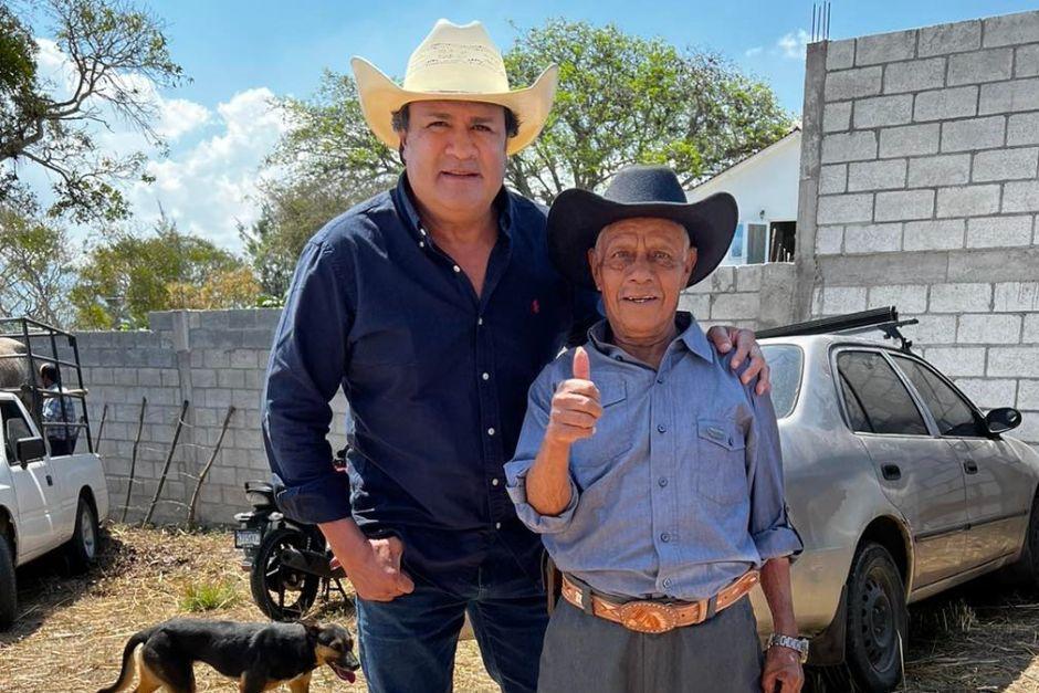 El ex candidato a la vicepresidencia por Prosperidad Ciudadana, Efraín Orozco, mejor conocido como "El Patrón" de "Menchito" reapareció en redes sociales. (Foto: Archivo/ redes sociales)