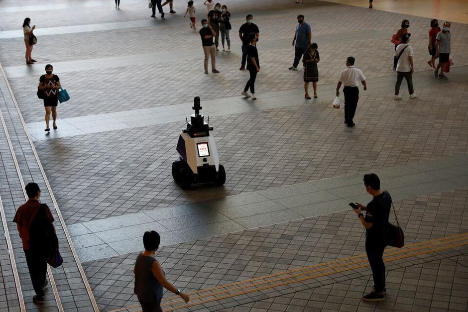Singapur desplegará robots policías en sus calles.&nbsp;(Foto: Xakata)