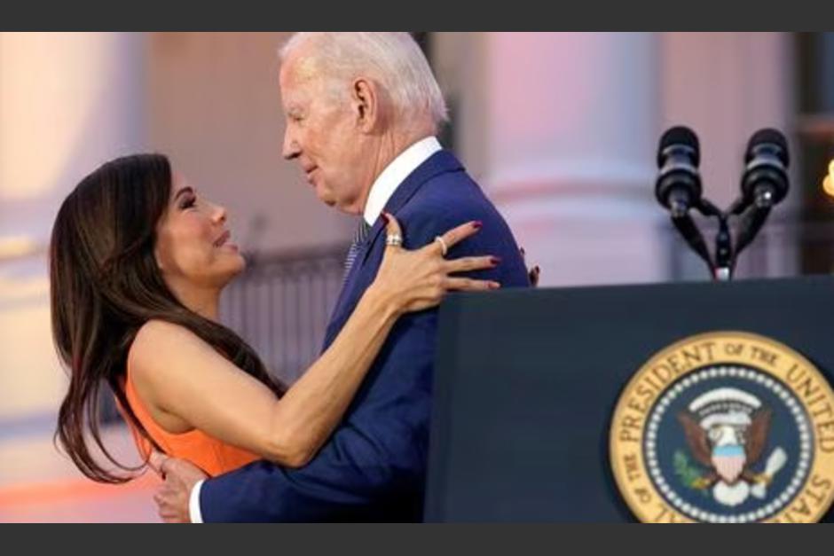 Joe Biden está en medio de una polémica por un video tocando de forma extraña a Eva Longoria. (Foto: ViveUSA)