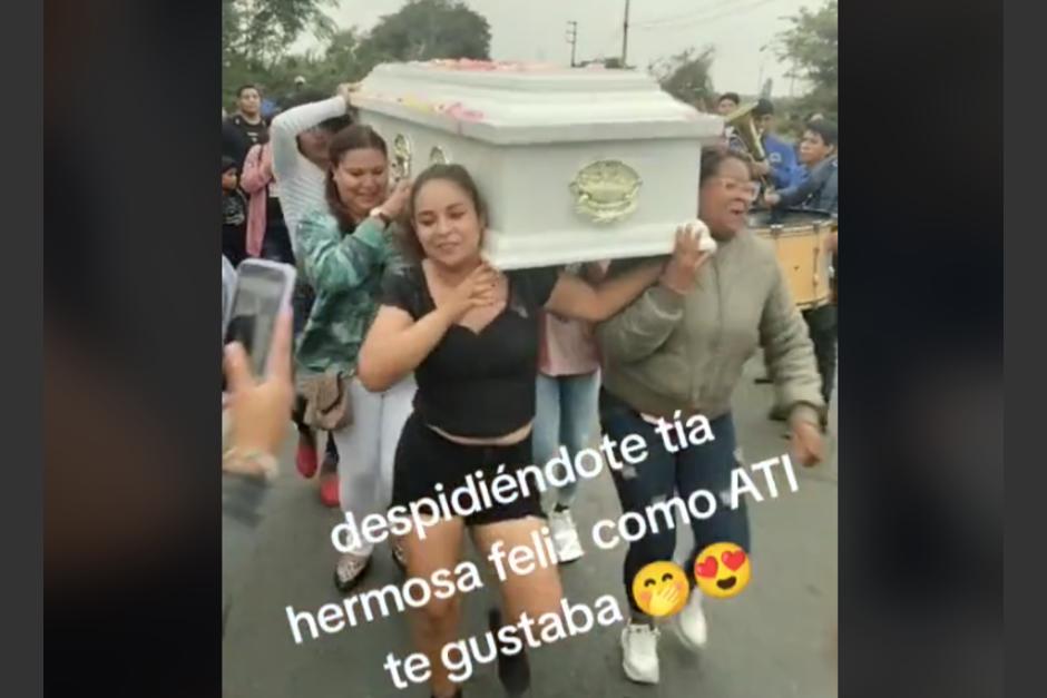 La mujer pidió un funeral diferente. (Foto: Captura de pantalla)