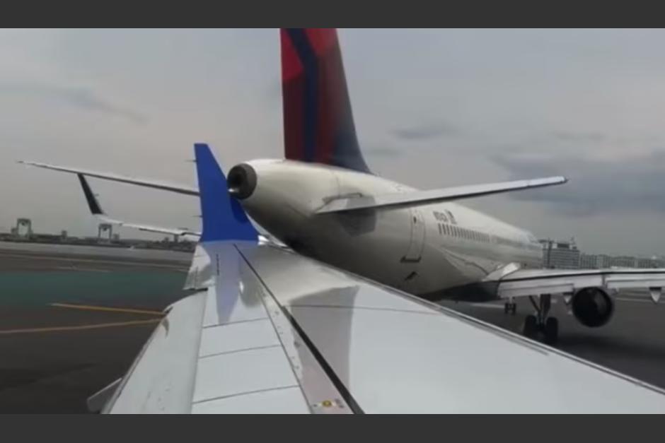 Un video muestra el momento en el que dos aviones chocaron en un aeropuerto.&nbsp; (Foto captura de pantalla)&nbsp;
