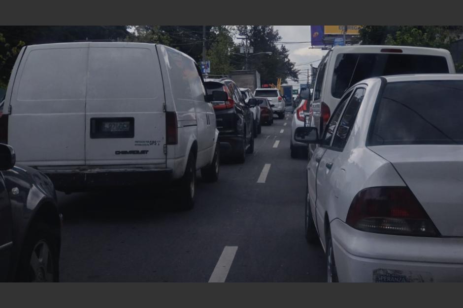 Automovilistas reportan tránsito lento en varias zonas de la Ciudad de Guatemala. (Foto: Soy502)&nbsp;