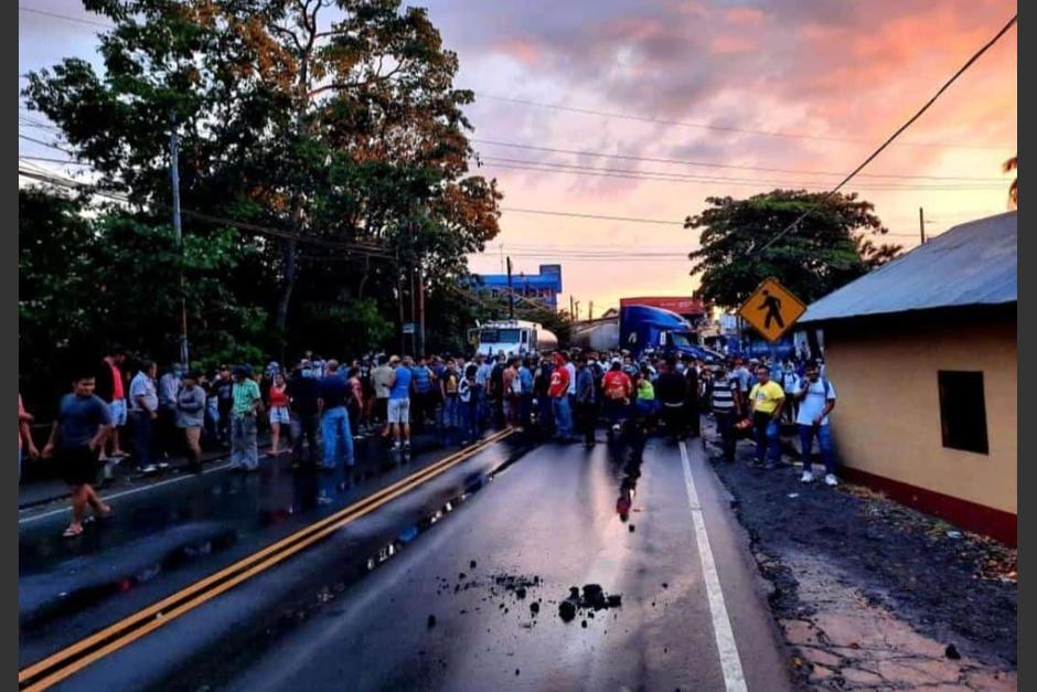 Bloqueos en Cuyotenango, Suchitepéquez. (Foto: Stereo)