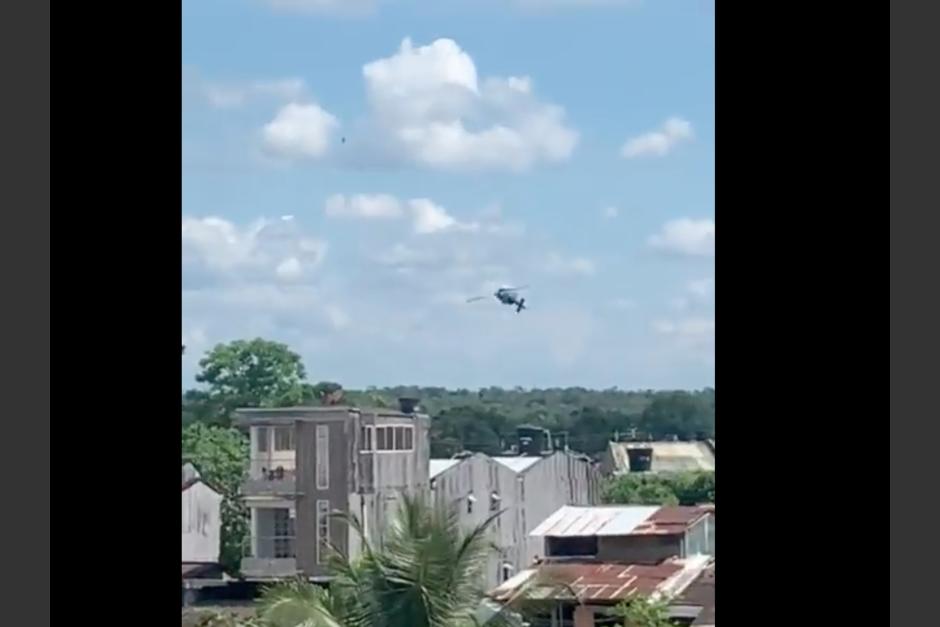 Helicóptero militar se desploma en Colombia ante la mirada de vecinos de un edificio. (Foto: captura de pantalla)&nbsp;