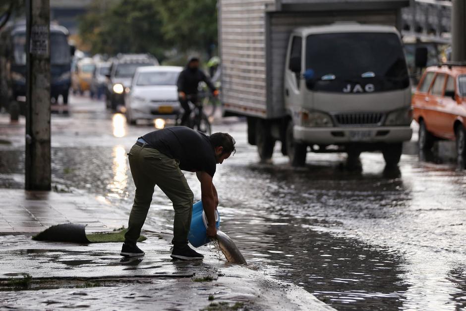 Este domingo se registran lluvias en varios sectores de la ciudad de Guatemala.&nbsp; (Foto: Redes Sociales)&nbsp;