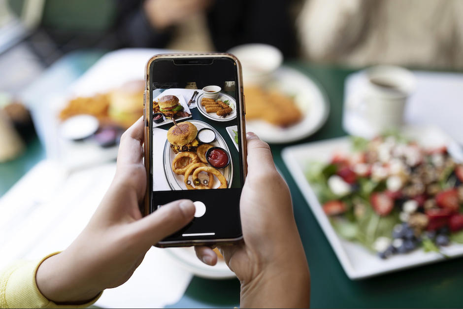 Un influencer fue expuesto en redes sociales tras solicitar alimentos gratis en un restaurante a cambio de publicidad. (Foto ilustrativa: Guía Repsol)&nbsp;