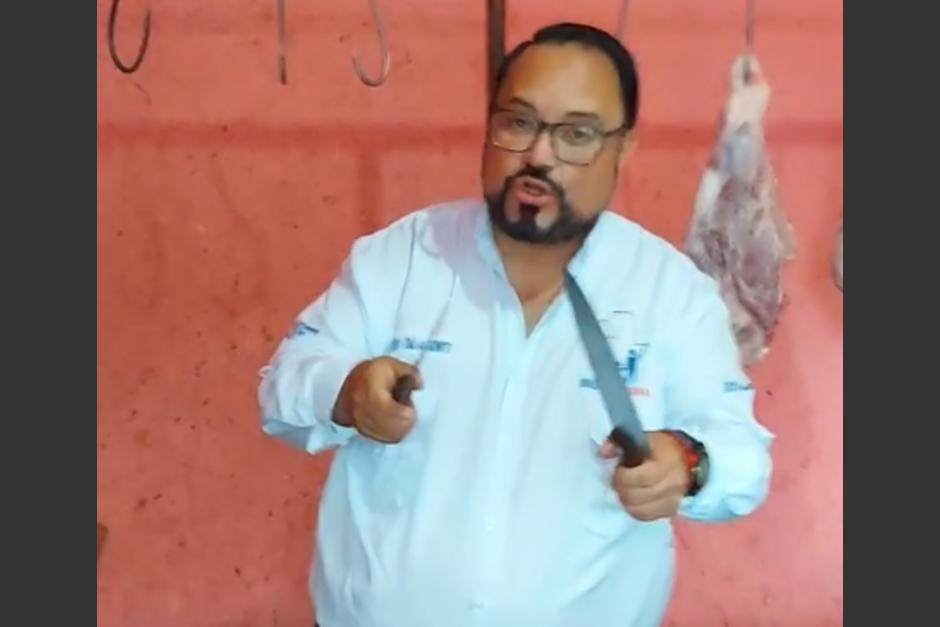El video con el que Giulio Talamonti asegura que "tiene ganas de matar" y afila cuchillos. (Foto: captura de video)