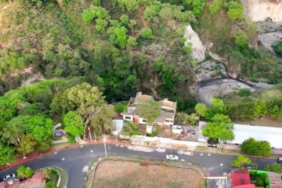 Nuevas imágenes de la casa en el aire de Prados de Monte María han sido reveladas. (Foto: captura de pantalla/Soy502)&nbsp;