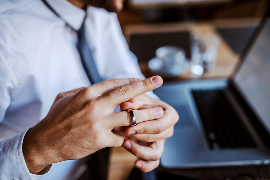 Estudio revela por qué los casados comenten una infidelidad. (Foto: Shutterstock)
