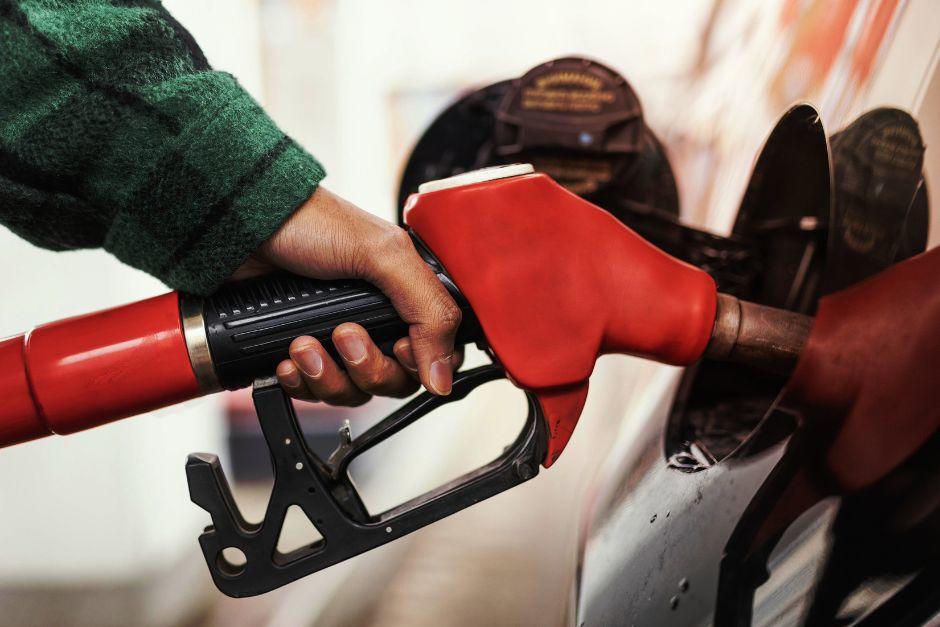 Los precios de los combustibles registraron un nuevo descenso en este inicio de noviembre. (Foto ilustrativa: Shutterstock)