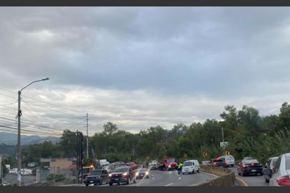 El tráfico se complica en Villa Nueva, la tarde del sábado 4 de noviembre. (Foto: Redes Sociales)