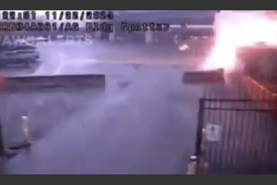 Reportan explosión de un vehículo en el puente Rainbow, en la frontera entre Canadá y Estados Unidos. (Foto: captura de video)