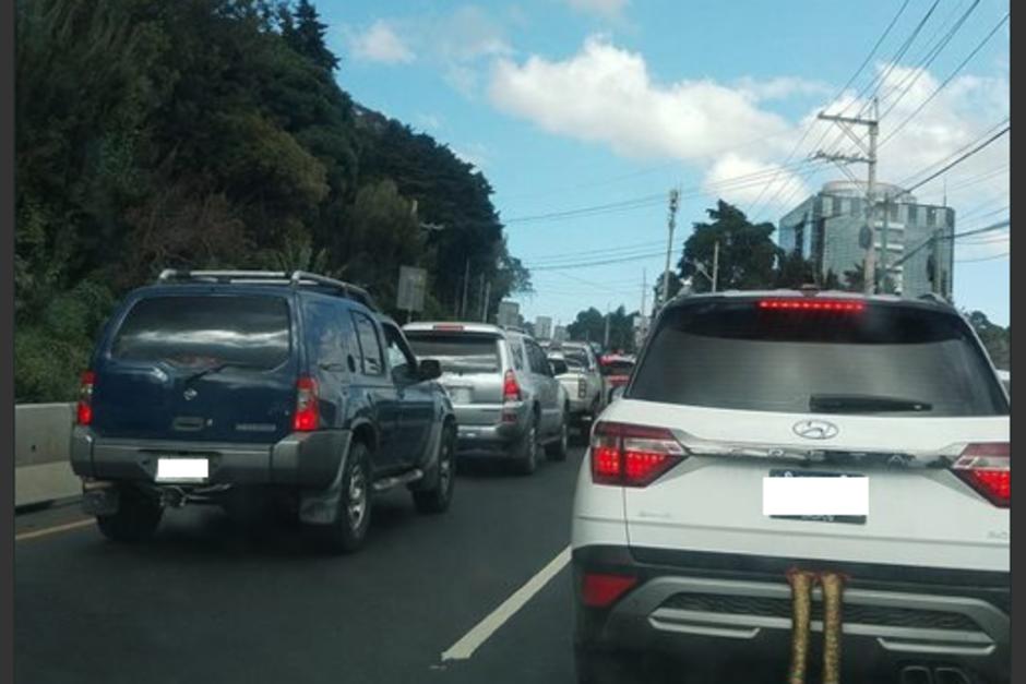 La ruta a El Salvador presenta congestionamiento vehicular. (Foto: redes sociales)