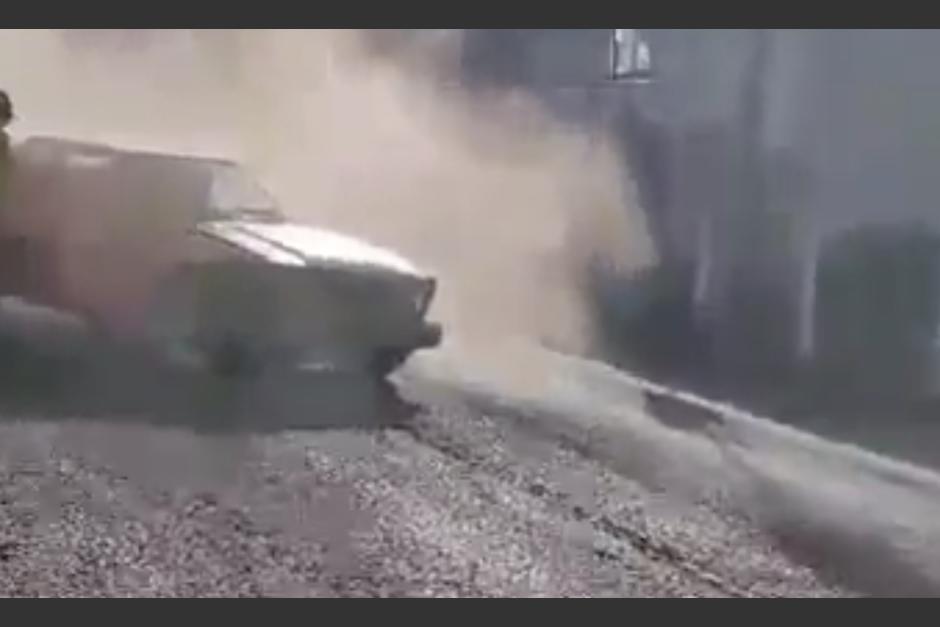 Un vehículo que participaba en competencia se accidentó en La Joya, Nueva Santa Rosa. (Foto: captura de video)