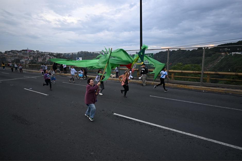 Varias rutas de la Ciudad de Guatemala continúan bloqueadas para este miércoles 11 de octubre. (Foto: PMT)&nbsp;