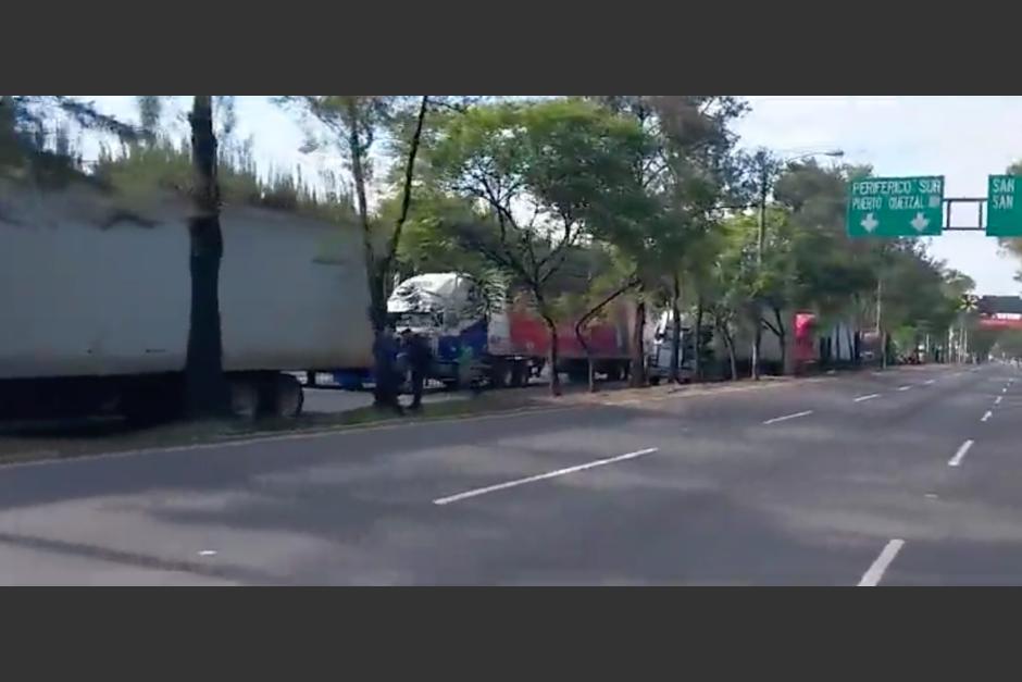 No hay paso vehicular por el Anillo Periférico rumbo al norte de la capital. (Foto: captura de video)
