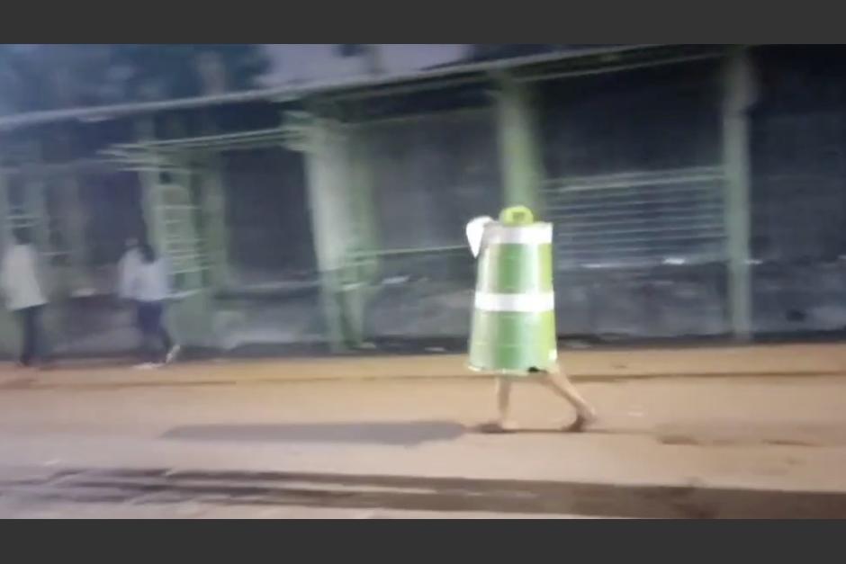 Un tonel de la Policía Municipal de Tránsito se viralizó en las redes sociales tras las manifestaciones. (Foto: Andrea Domínguez)