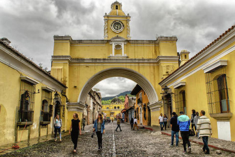 Así se encuentra el tránsito este viernes en el ingreso a Antigua Guatemala. (Foto: archivo/Soy502)