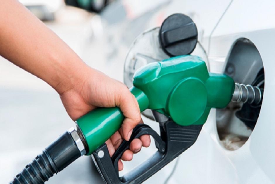 Los precios de los combustibles vuelven a presentar otra rebaja esta semana. (Foto: archivo/Soy502)