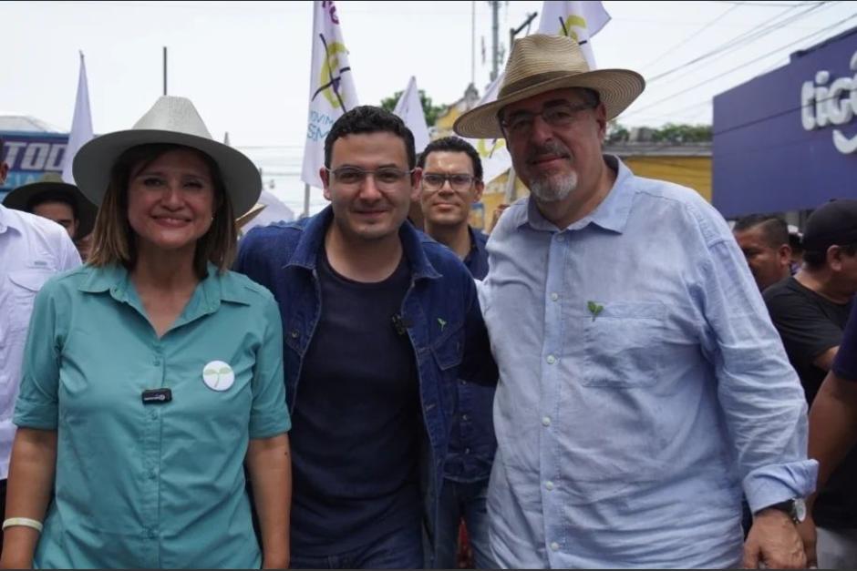 El presidente electo Bernardo Arévalo junto a la vicepresidenta electa Karin Herrera y al diputado Samuel Pérez. (Foto: Facebook/SamPérez)