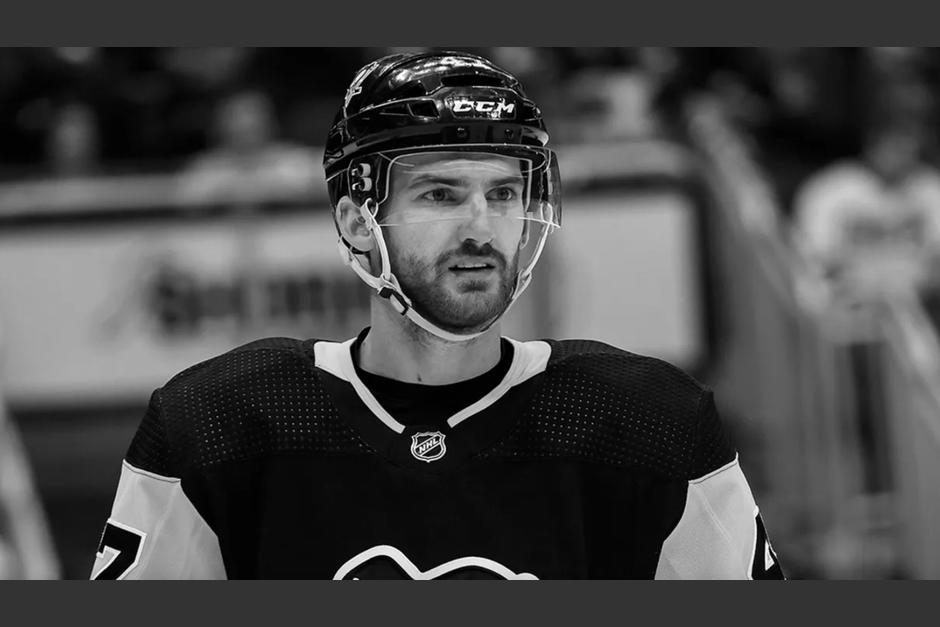 El jugador de hockey, Adam Johnson, murió en un terrible accidente en pleno juego. (Foto: Getty Images)&nbsp;