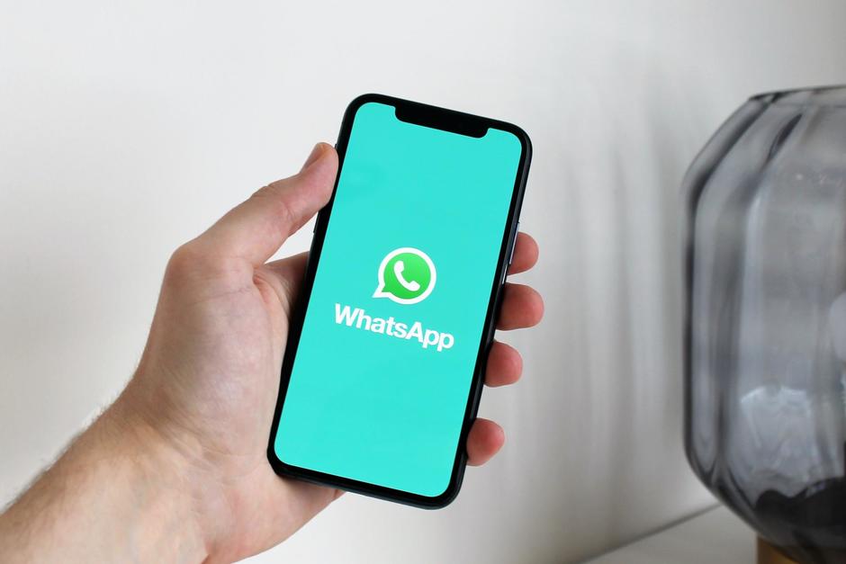 La última beta de WhatsApp muestra la nueva interfaz de usuario en la app de mensajería. (Foto: Pexels)