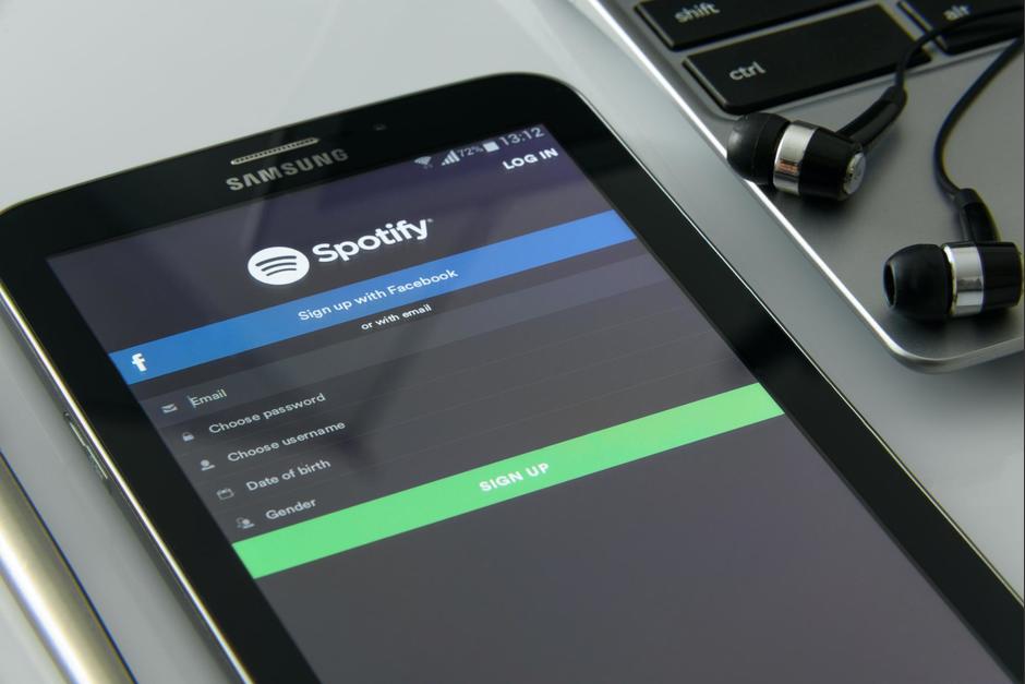 Usuarios de la versión "sin paga" de Spotify compartieron que no podían acceder a las letras de las canciones. (Foto: Pexels)