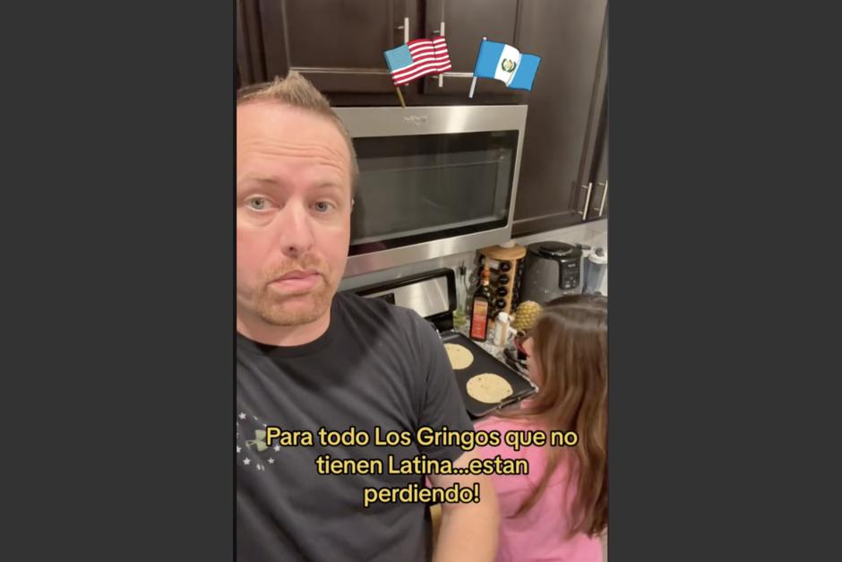 El estadounidense presume con orgullo a su novia guatemalteca en distintos videos. (Foto: captura de video)