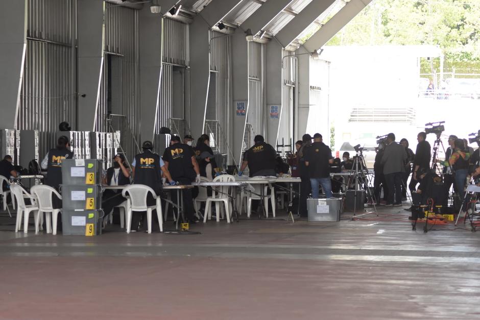 En los dos días anteriores hubo fuerte presencia policial y de agentes fiscales en el Parque de la Industria. (Foto: Soy502)