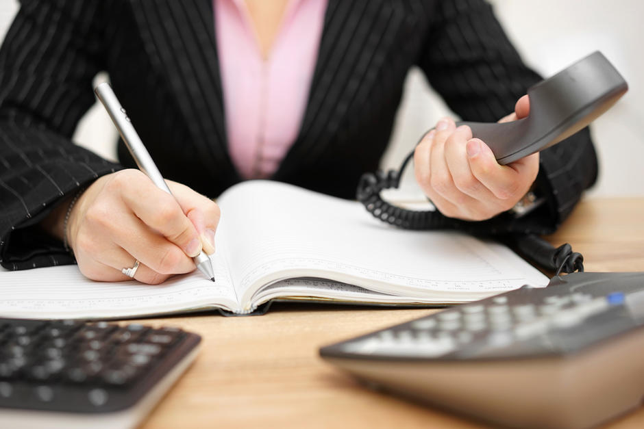 La cartera de salud identificó a una mujer que se hacía pasar por secretaria del ministro. (Foto: Shutterstock)