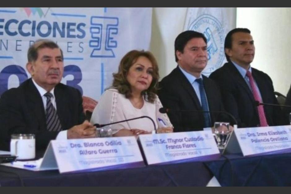 Mynor Franco, Irma Palencia, Ranulfo Rojas y Gabriel Aguilera quedaron oficialmente suspendidos en sus labores como magistrados titulares del TSE. (Foto: Archivo/Soy502)