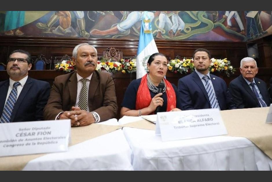 La presidenta del TSE, Blanca Alfaro, presentó una iniciativa que contiene diversas reformas a la Ley Electoral y de Partidos Políticos. (Foto: Congreso)