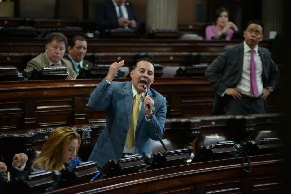 Hasta marzo pasado, el diputado Carlos Calderón era quien más personal tenía a su servicio. (Foto: Archivo/Soy502)