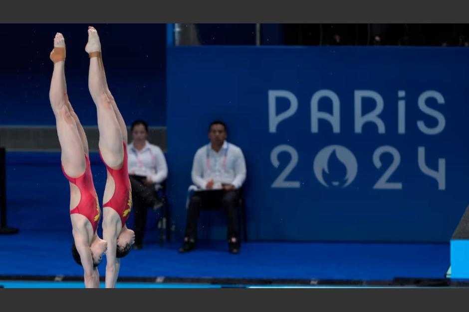 Clavadistas chinas se viralizan por su clavado.&nbsp;(Foto: AP)