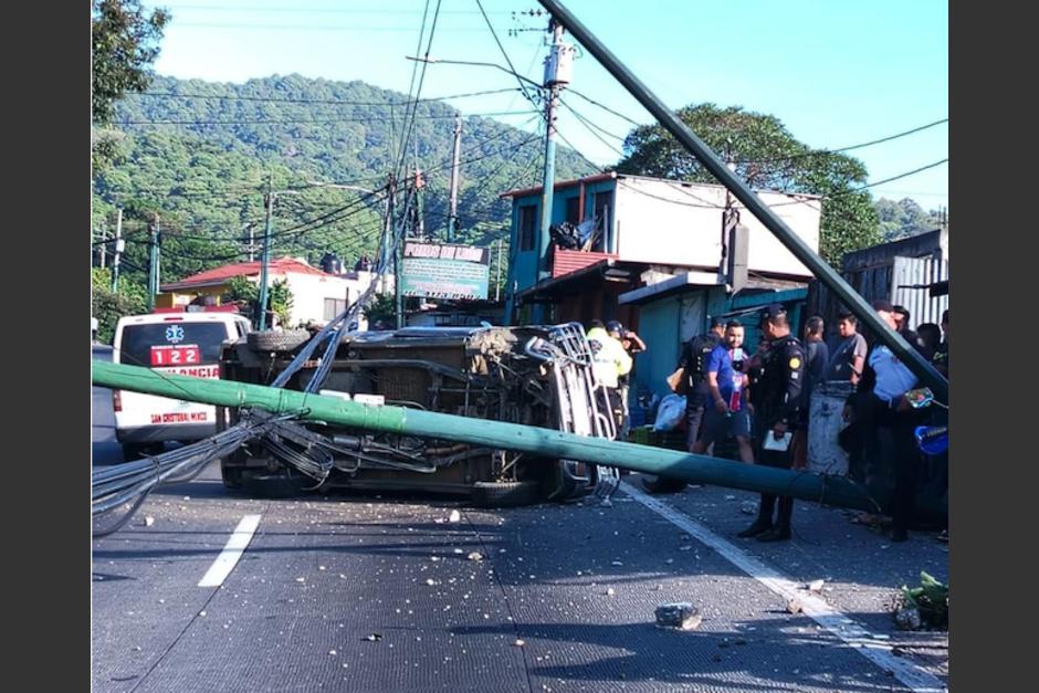 Debido a un accidente ocurrido en la ruta hacia San Lucas, el tránsito al occidente está complicado. (Foto: Redes sociales/Soy502)