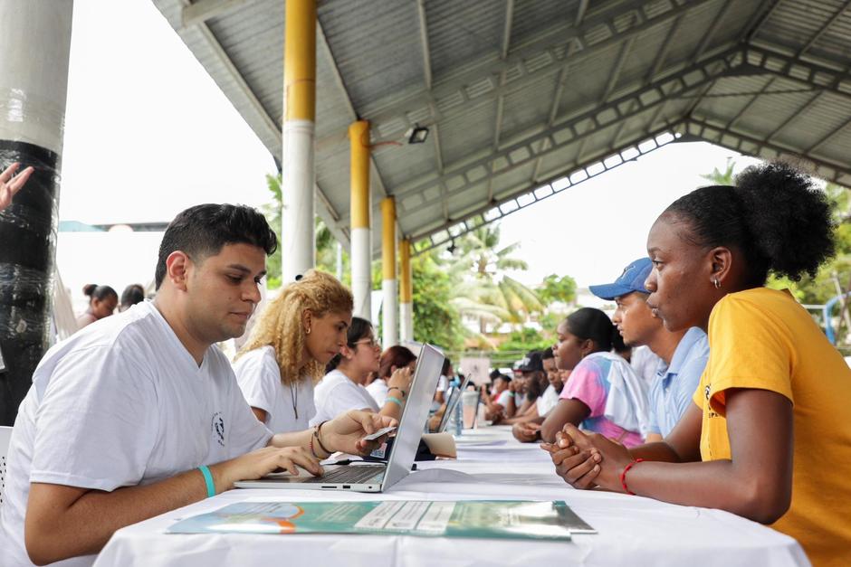 El Ministerio de Trabajo busca prevenir las estafas consistentes en ofrecimientos de visas para laborar en Estados Unidos. (Foto: Mintrab/Soy502)