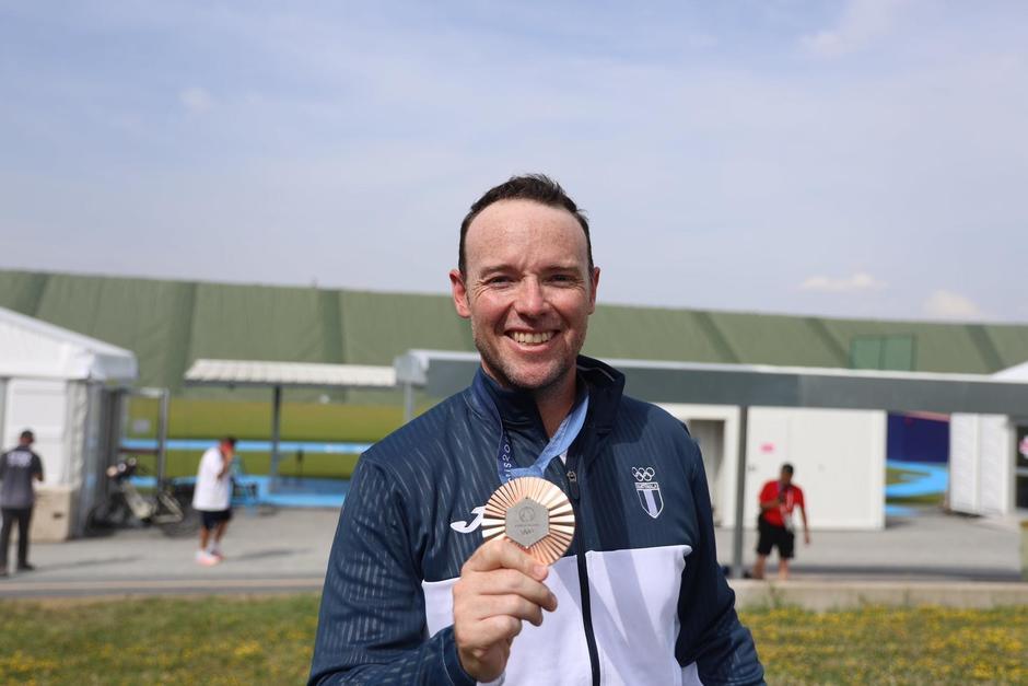 El atleta guatemalteco Jean Pierre Brol regresa este 5 de agosto a Guatemala tras participar en los Juegos Olímpicos de Paris 2024. (Foto: COG/Soy502)